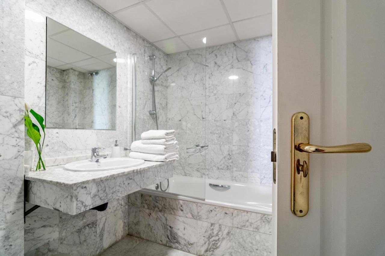 Pr45- Beach Front Apartment Puerto Banus Marbella Exterior photo